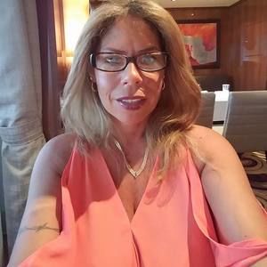 Meet your Posher, Deborah